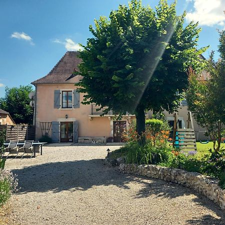 Au Pays De Jacquou : Chambre D'Hotes Et Table D'Hotes Fossemagne Buitenkant foto