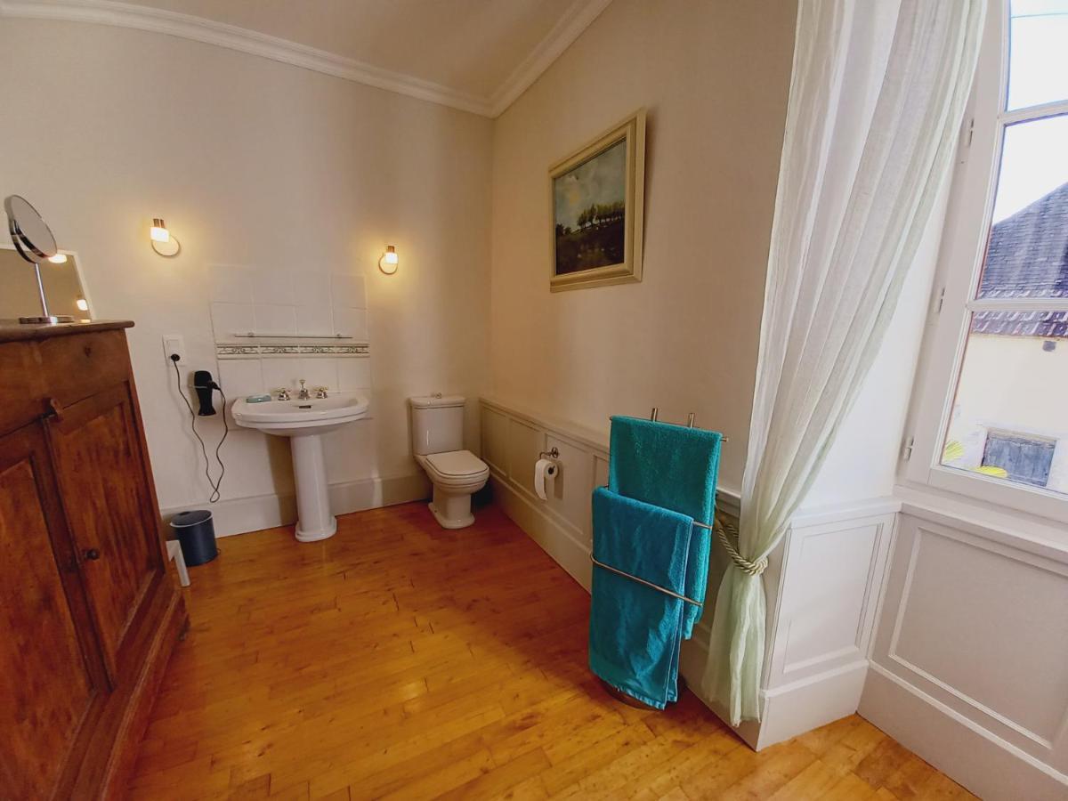 Au Pays De Jacquou : Chambre D'Hotes Et Table D'Hotes Fossemagne Buitenkant foto