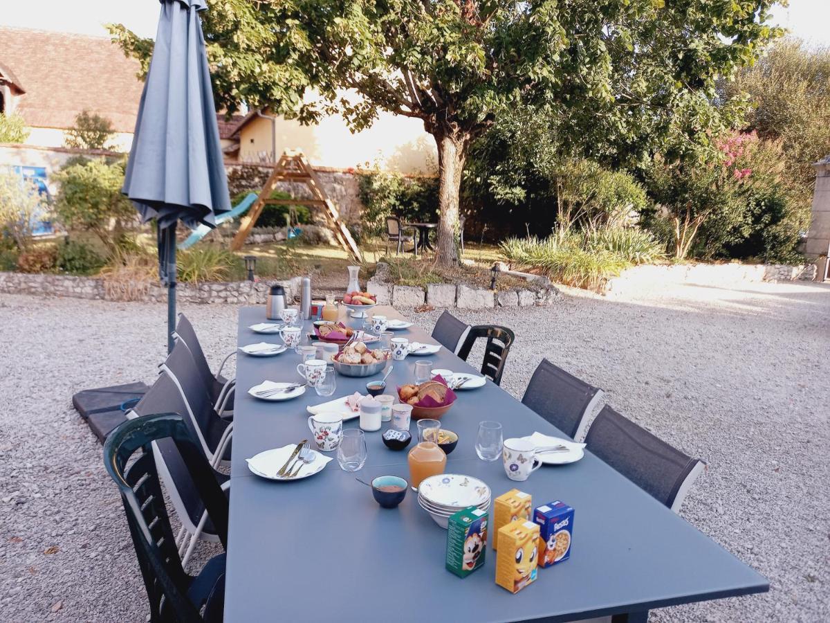 Au Pays De Jacquou : Chambre D'Hotes Et Table D'Hotes Fossemagne Buitenkant foto