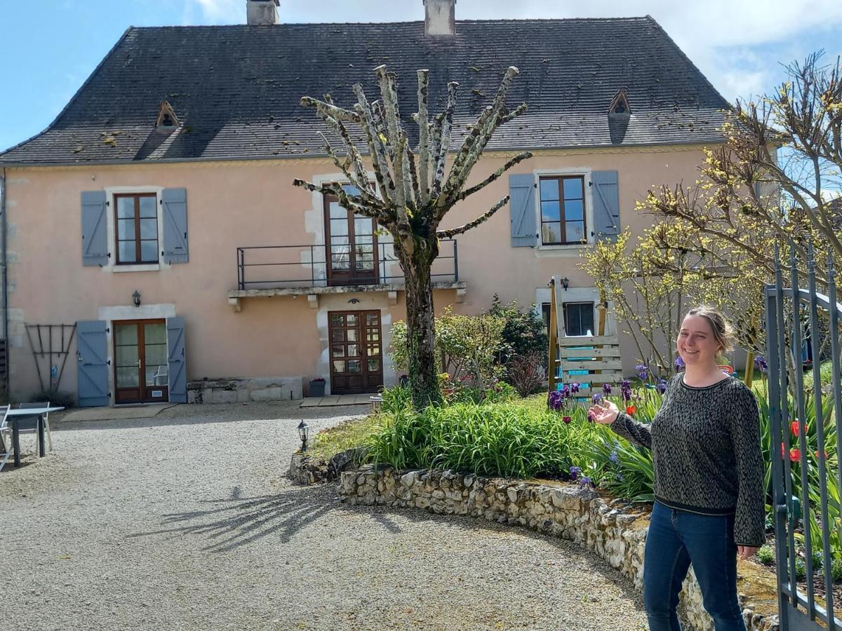 Au Pays De Jacquou : Chambre D'Hotes Et Table D'Hotes Fossemagne Buitenkant foto